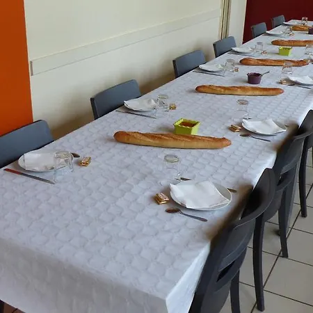Le Gite Du Velay Guest house Bains